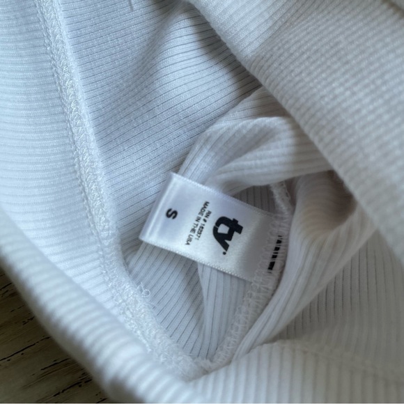 Thirtiyears White Sleeveless Top - Picture 2 of 4